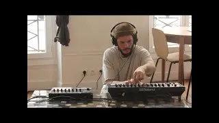 Fakear - Carrie (live at home) ft. Alex Metric