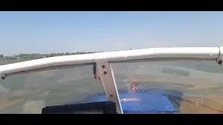 Ветер на реке в жару.