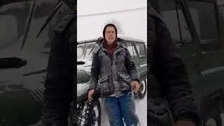 Купили УАЗ, почти как с автосалона. 