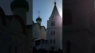 В стенах этого монастыря монах Лаврентий писал знаменитую Лаврентьевскую летопись. 