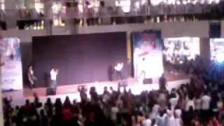 John Lloyd Cruz & Angel Locsin @ Abreeza Mall (Fancam)