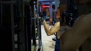 Flexing BICEPS Pemula Ectomorph  #motivation #fitnessindonesia #gymfitnessindo #ngegym #olahraga