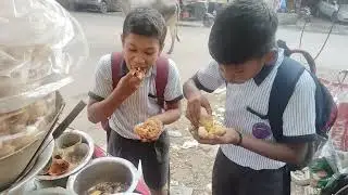 दो बच्चों के बीच में कंपटीशन पानी पुरी#g #golgappewala #indianstreetfood #golgappavlog  का वीडियो