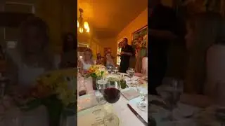 insane beatboxing waiter !