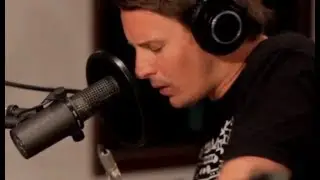 Ben Howard performing 