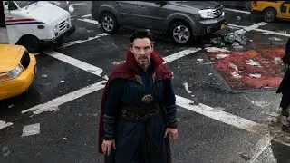 Dr Strange winks Tony Stark/Iron Man in Avengers Infinity War