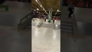 Самый лучший Kickflip с 4 ступеней в плазе