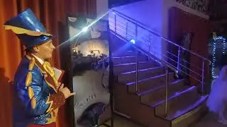 выступление в Театре Кукол с песенкой "откуда дырки в сыре" (автор - Анна Петряшева)
