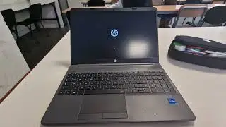 Windows 11 startup on the black HP 15 computer