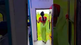 महिला के सामान चोरी करना पड़ गया भारी, वीडियो में देखें #shortsviral