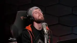 Linus is a Sly gamer