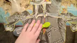 Бутылка с пластиковой ложкой для прикорма