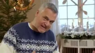 Se hur Ernst Kirchsteiger klär sin julgran - Jul med Ernst (TV4)