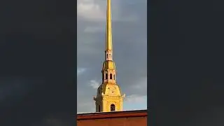 Петропаловская крепости в Санкт-Петербурге с воды￼