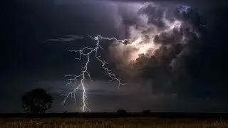 Вдохновляюсь.Любителям молний и ливней посвящается.