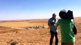 Tv3 catalan tv channel on YPG ISIS war. Kobanê's border. (26/09/2014)