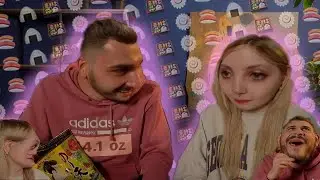 юлик и даша едят японские сладости