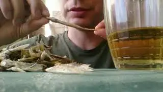 Как надо правильно есть корюшку)