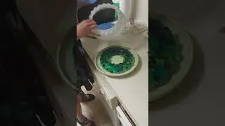 jello unmolding. gummy space jiggler