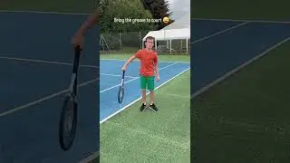 What do you do between tennis points? 😂🎾