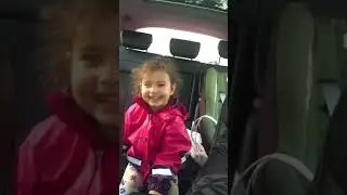 В 3 года говорит на 4-ёх языках. Арабский, русский, шведский и английский