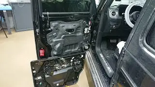 Как снять карту двери Mercedes-Benz W463 Кубик 2019 года выпуска