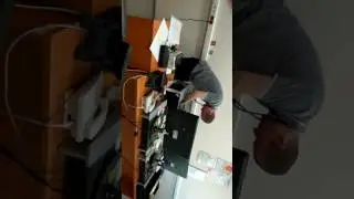 Виталий спайс - чинит компьютер
