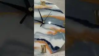 часы из эпоксидной смолы.