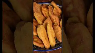 Cornmeal pies with filling 