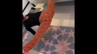 How to Stretch to do Splits | Little Girl AMAZING!