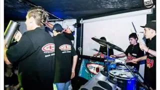 LA PLEY BUK - playa de dia.. joda de noche     (INEDITO)