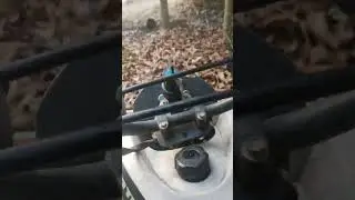 keliling rumah mengendarai ATV