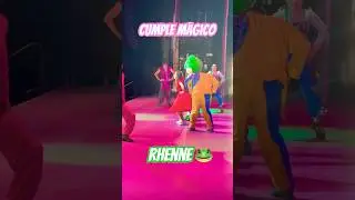 Asi estábamos en backstage cuando @LARACAMPOS cantaba  #rhenne ! 💕💕 amamos la canción