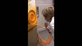 Трибостатический распылитель порошковой краски, работающий только от сжатого воздуха