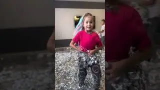 День рождения Даны 7 лет ! Ура ! Будь счастлива Дана ! Любим тебя !