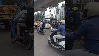 Unable to cross the road during peak hours