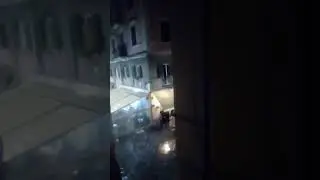 4/10/20 ore 00:25 bar Dolcevita assembramento dentro al bar e fuori bar senza maschere