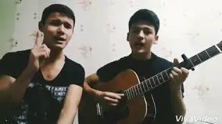 Розовое вино на гитаре