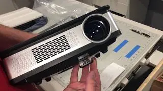 Ragu 1080p projector with speaker and USB support