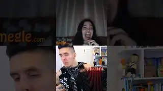 ОНА НЕ ОЖИДАЛА ТАКОГО ЗВУКА | БАЯНИСТ в ЧАТ РУЛЕТКЕ