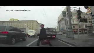 Can You Do This? - How to Cross The Road In Russia