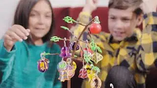 How to Play: Peanuts Charlie Brown Trim the Tree Game