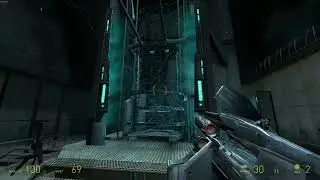 Alyx Gets Squished by a Teleporter in Half-Life 2 Clipping her Out of Bounds