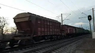 ВЛ80С с грузовым составом