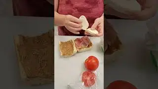 Mommas lunch 😋  #momslunch #makinglunch #capresesandwich #caprese #kidfreeday #dayoff