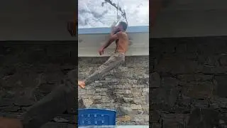 One arm pull up at 3000m