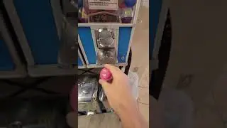 Day 2 Trying to get a Pop It Octopus from a Vending Machine 