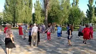 Вишенка на торте