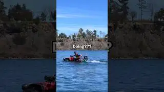 Bet you’ve never seen this at the lake…😮 