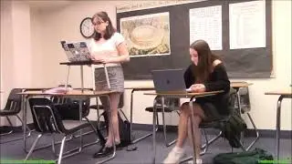 College Girls Candid Feet Shaking